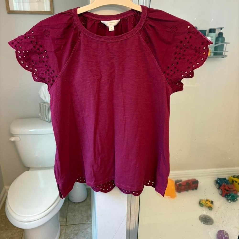 Lauren Conrad Burgundy Blouse‎